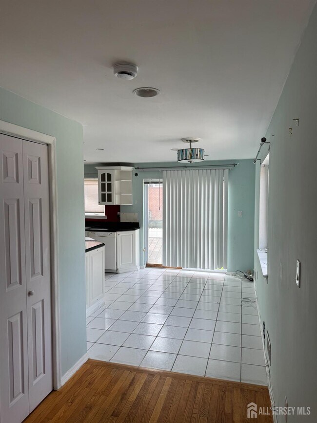 Building Photo - 295 Water St