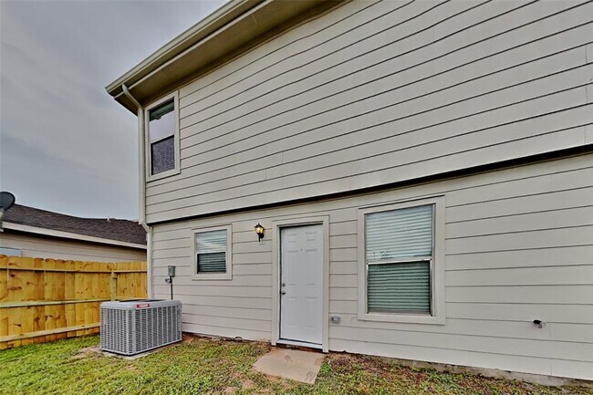 Building Photo - 20527 Cypress Gully Dr