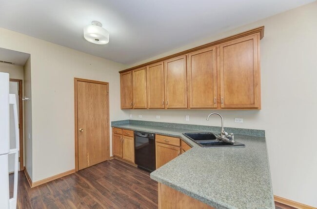 Building Photo - 5130 Freeport Ct