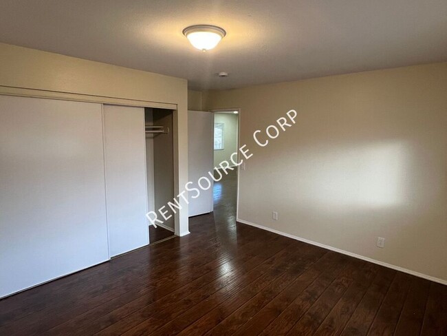 Building Photo - Gated 2 Bedroom 1 Bath Condo For Rent in P...