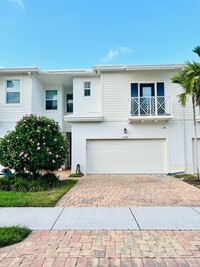 Building Photo - Park Central, Royal Palm Beach, FL 33411 -...