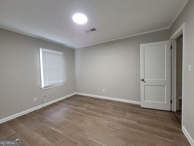 Building Photo - 189 Highland Dr