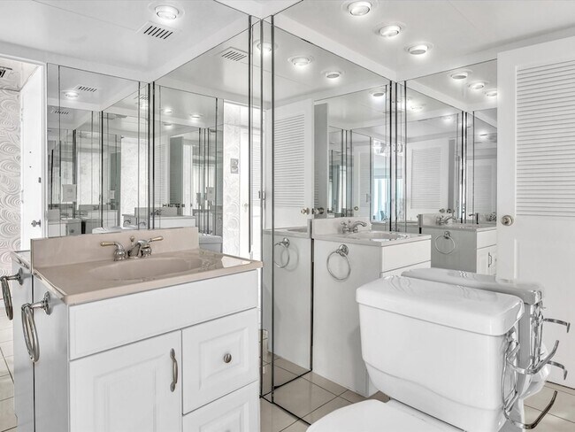 Building Photo - 3430 Galt Ocean Dr