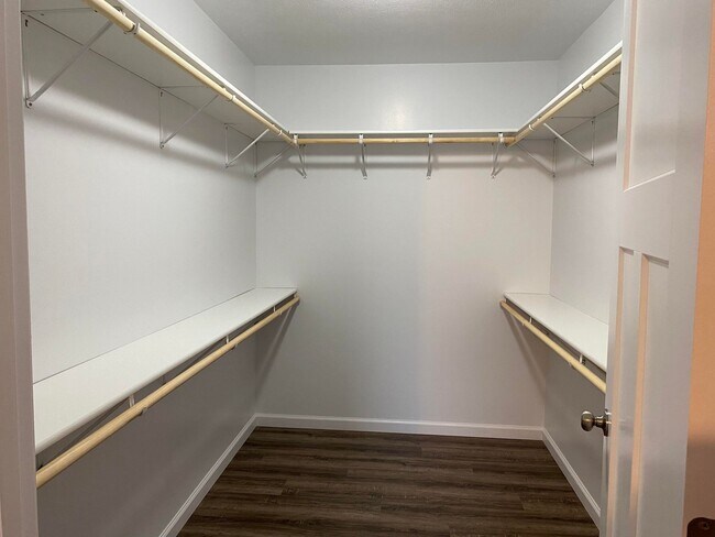 Building Photo - 1921 Grandioso Dr