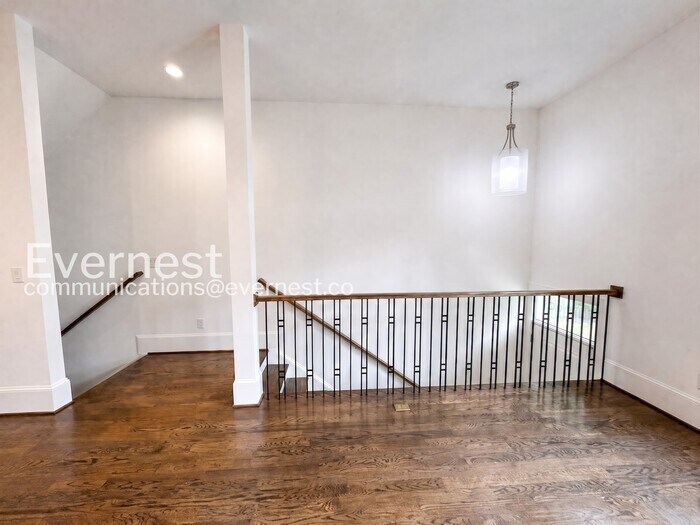 Building Photo - 1099 Briar Cove Cir