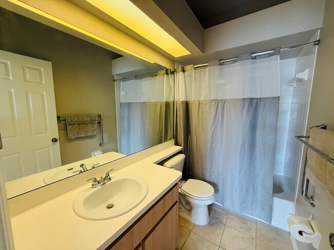 Building Photo - 2843 Thaxton Dr