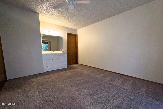 Building Photo - 4401 E Contessa St