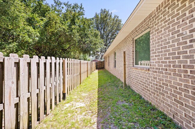 Building Photo - 8393 New Orleans Ct