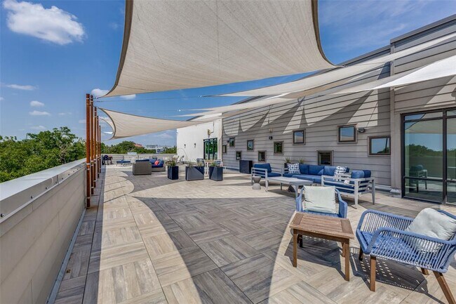 Building Photo - 2213 Poquito St