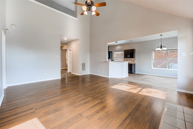 Building Photo - 16814 Benwick Dr
