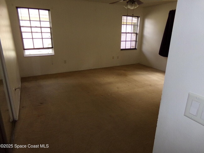 Building Photo - 310 Seahorse Cir SE