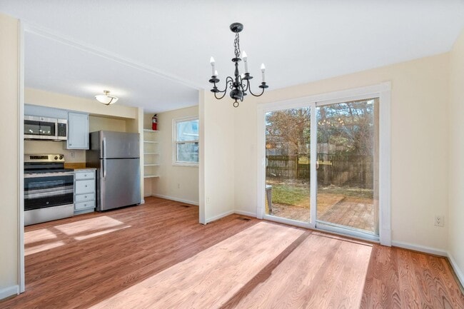 Building Photo - 152 Fairfield Dr