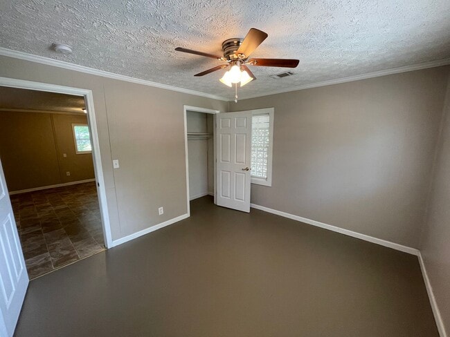 Building Photo - Updated 3/1 House in Cedartown- $1,395