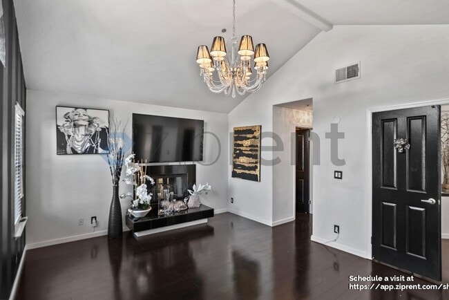 Building Photo - 2927 Sorrento Way