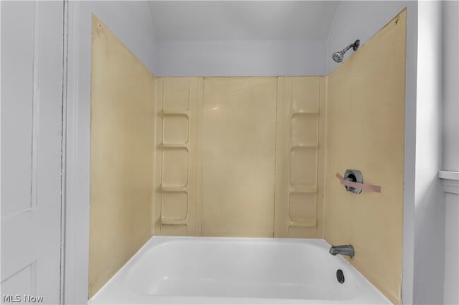 Building Photo - 3937 W 22nd St