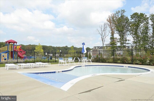 Building Photo - 7258 Mockingbird Cir