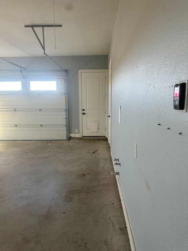 Building Photo - open concept 4bd - rent to own