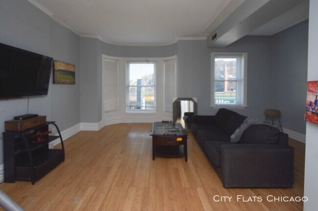 Building Photo - 950 W Addison St