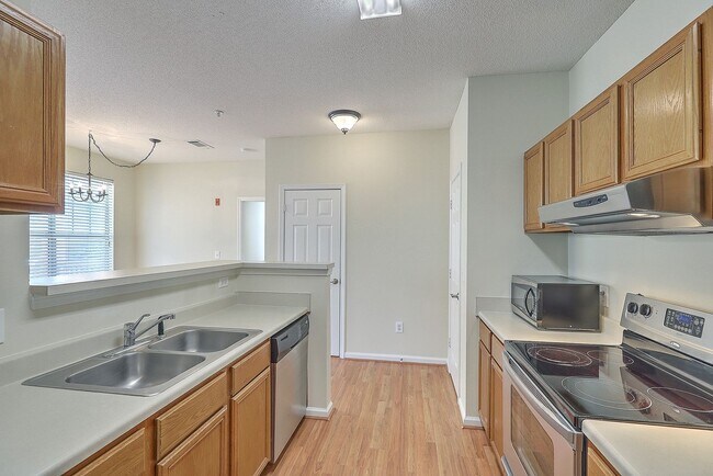 Building Photo - 1 bedroom unit in the Concord West of the ...