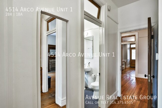 Building Photo - Charming 2-Bedroom Unit Near The Grove!