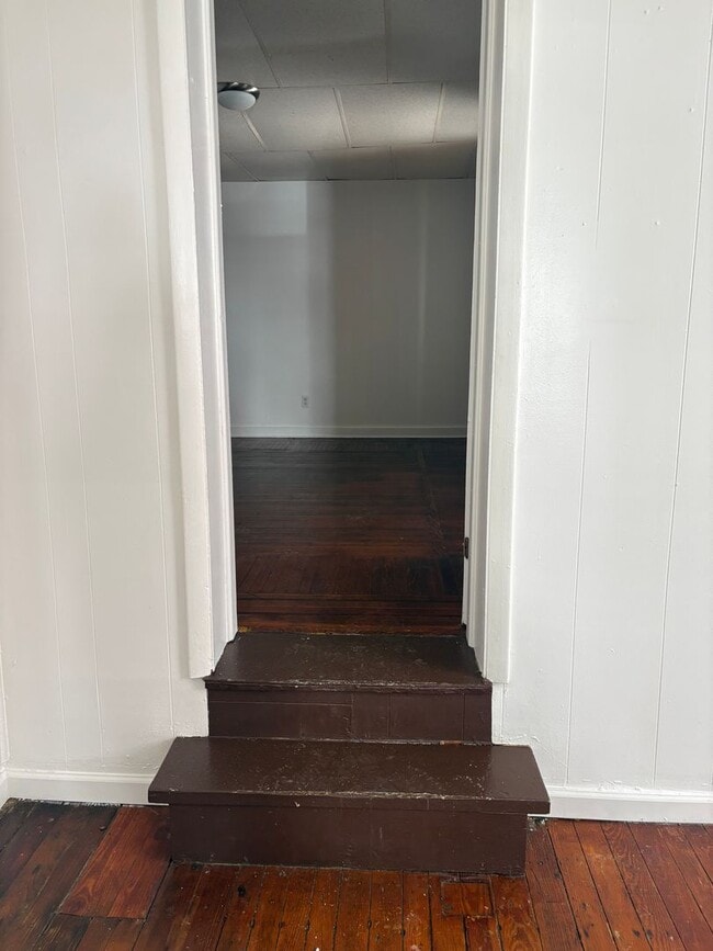 Building Photo - 1st Floor 1 Bedroom-East End York City SD