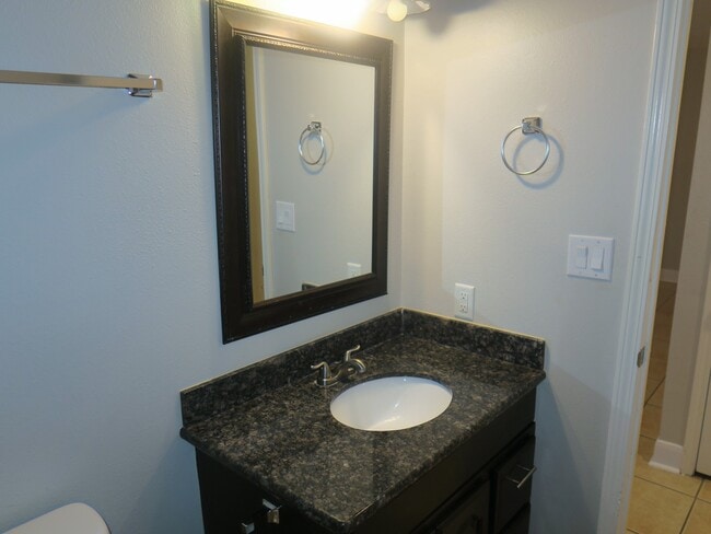 Building Photo - 1606 Quail Run