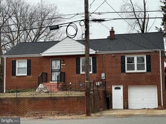 Primary Photo - 2509 Lewis Ave