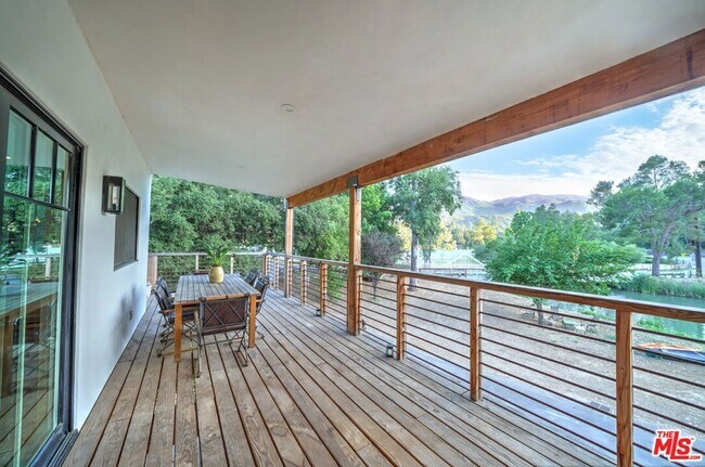 Building Photo - 2310 Laguna Cir Dr