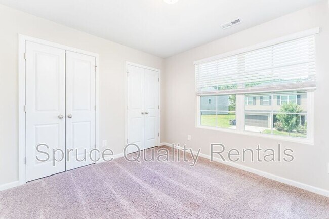 Building Photo - 1925 Glenburn Dr