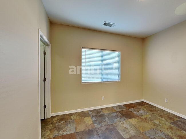 Building Photo - 9318 N 186th Ln