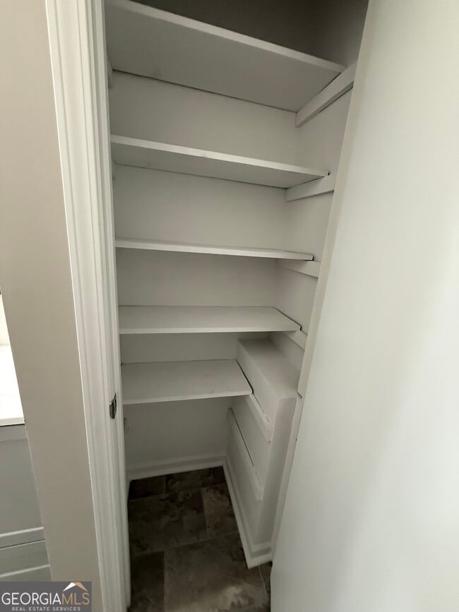 Building Photo - 731 Moon Bridge Rd