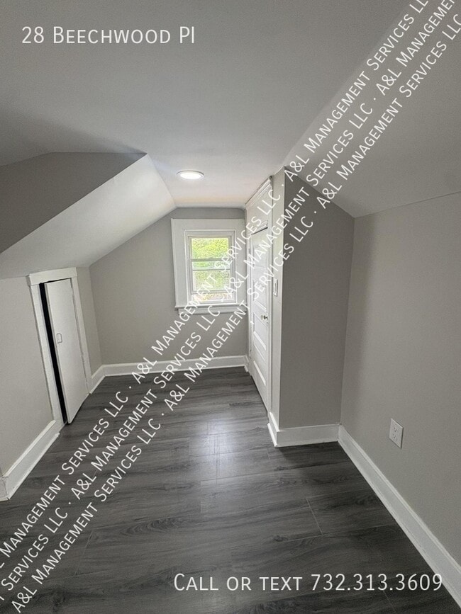 Building Photo - 28 Beechwood Pl