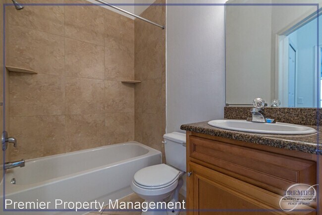 Building Photo - 1555 Blue Point Ave