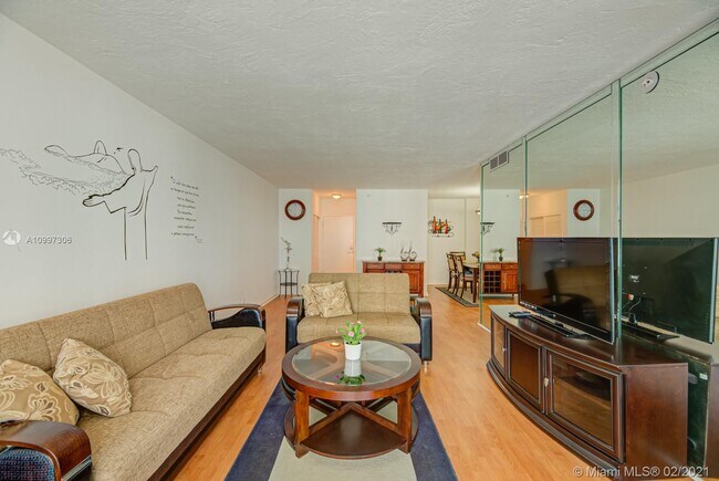 Building Photo - 3001 S Ocean Dr