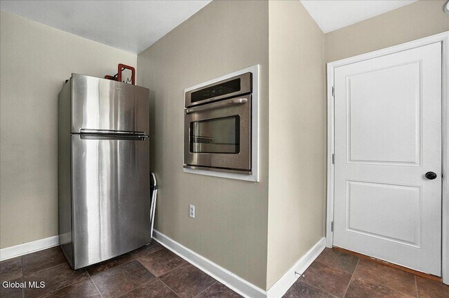 Building Photo - 4 Willey St