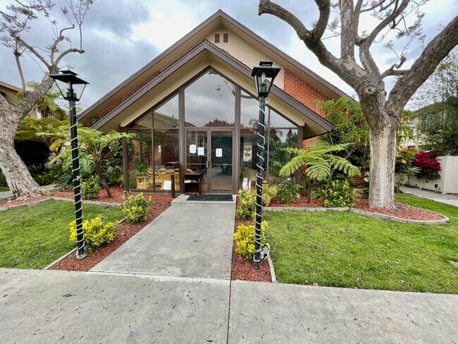Rec-Room - 5215 Sepulveda Blvd