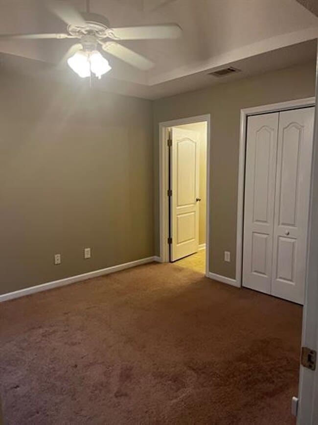 Building Photo - Townhome Living Made Easy: Your 2-Bed, 2-B...