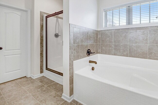 Building Photo - GORGEOUS 4 BR, 2.5 BA *OLDE MILL CREEK in Goldsboro* PIKEVILLE SCHOOLS