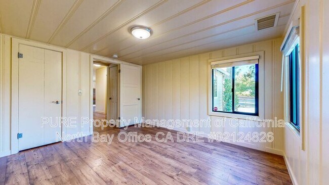Building Photo - 4939 Dry Creek Rd
