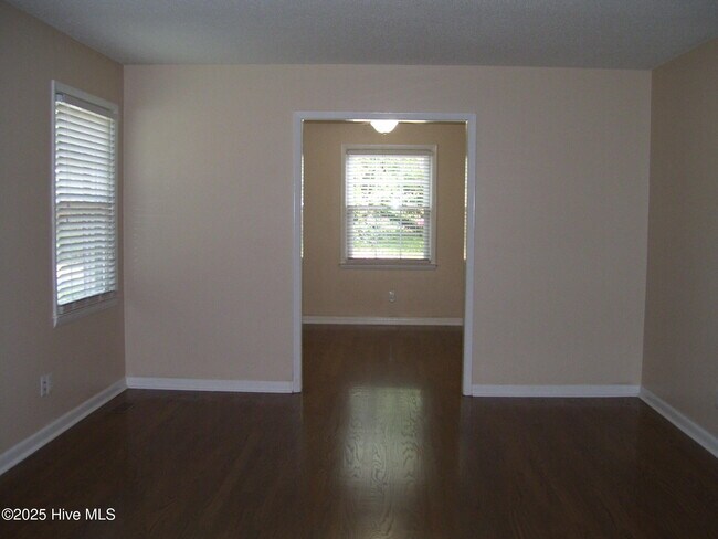 Building Photo - 355 Newton Dr