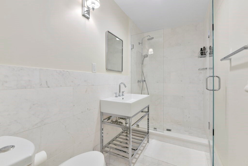 Building Photo - 66 Marshal St