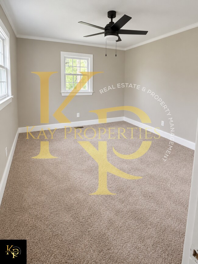Building Photo - 2034 E Azalea Dr
