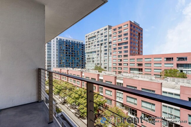 Building Photo - 255 Berry St