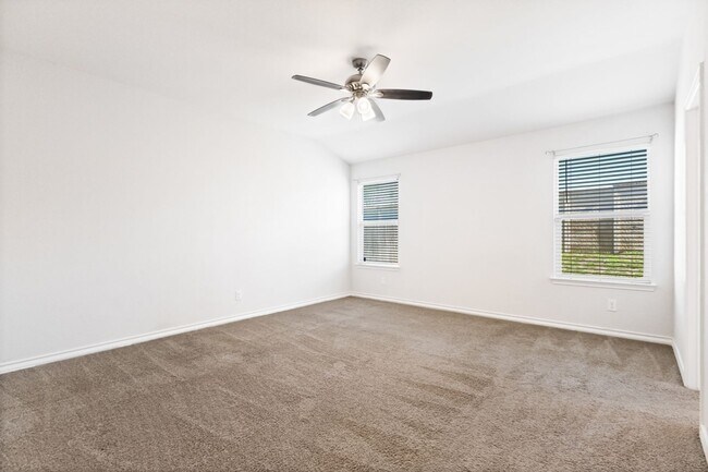 Building Photo - Well-Maintained 3-Bedroom Home – Ideal for Students & Professionals!