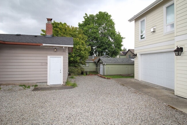 Building Photo - 4626 NE 96th Ave