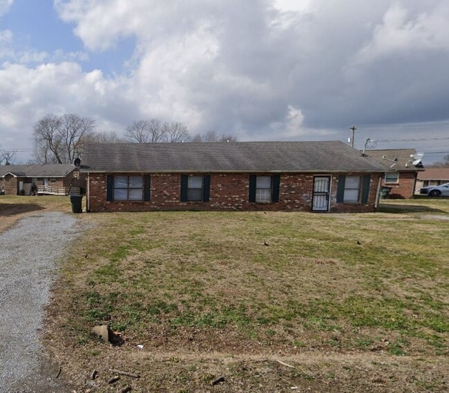 Primary Photo - 2 Bedroom, 1 Story Duplex in Gallatin. MOV...