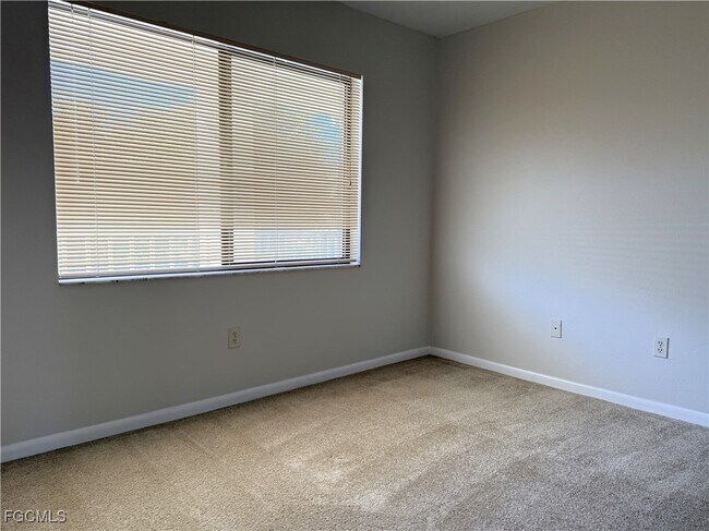 Building Photo - 131 SW 47th Terrace