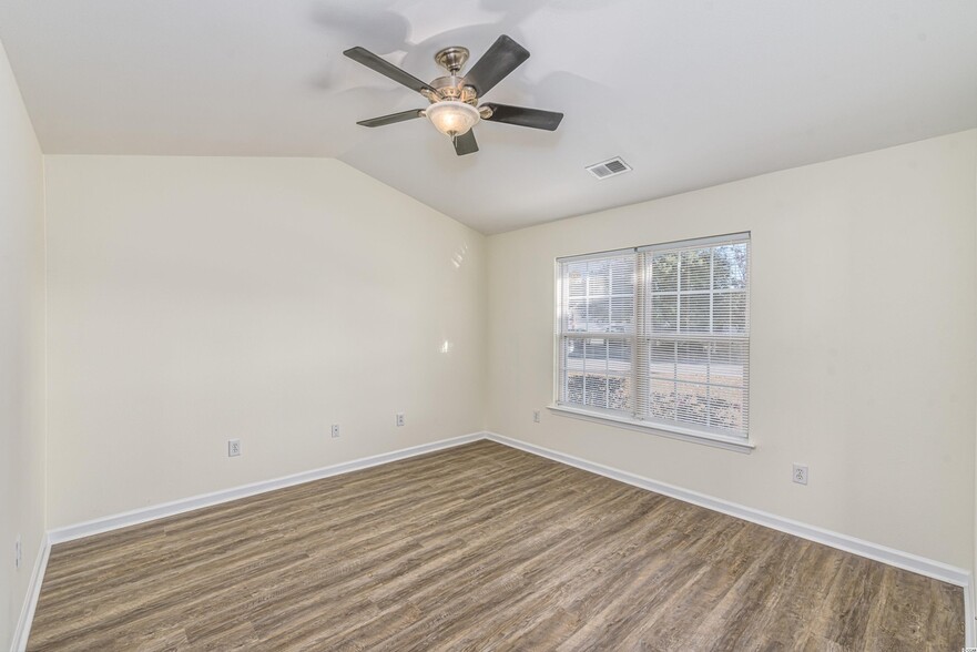 Building Photo - 610 Pepperbush Dr