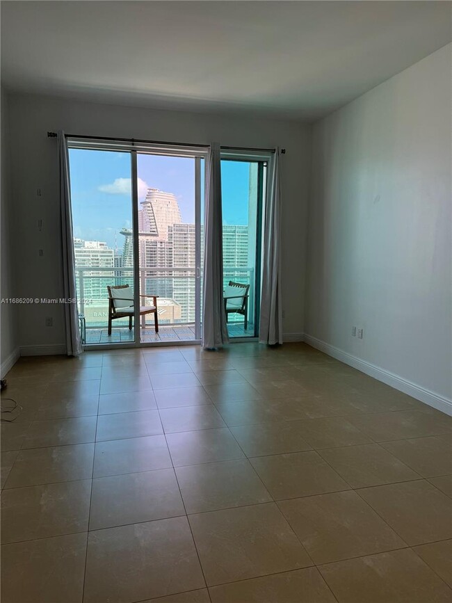 Building Photo - 950 Brickell Bay Dr