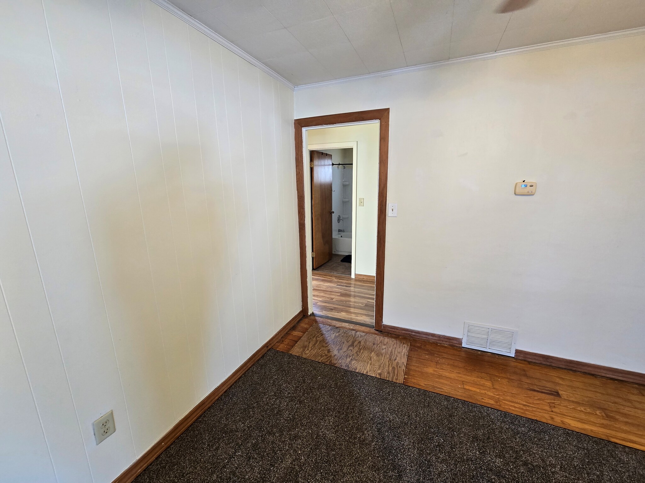 Common Area - 836 Oak Hill Rd